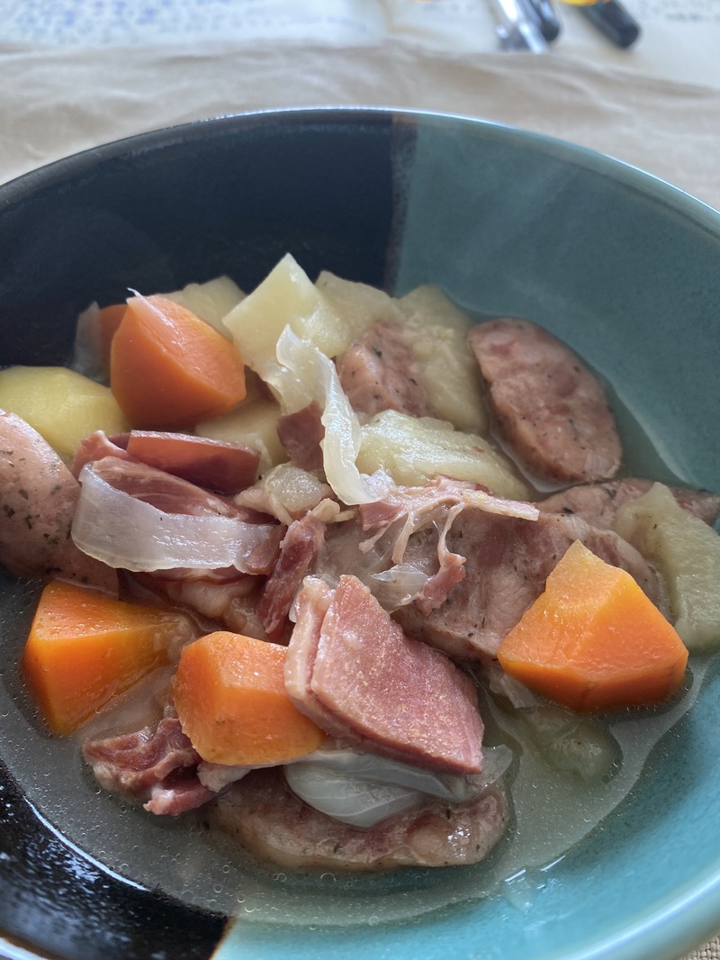 ＊4/13＊【ソーセージとポテトのシードル煮込み】をご紹介♪