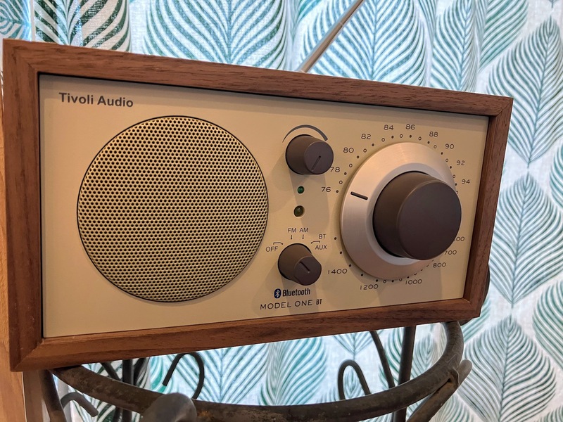 ラジオ売り場をパトロール